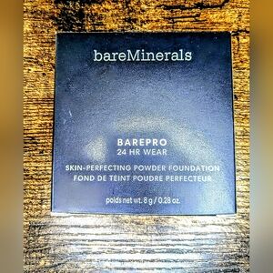 BAREPRO 24HR Skin-Perfecting Powder Foundation